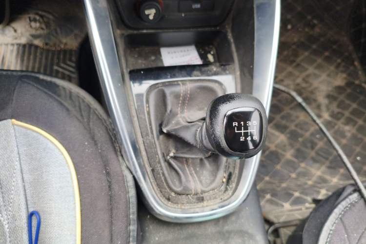 Used Baojun 510 2019 1.5L Manual Enjoyment Model 77kW China VI Gear Lever