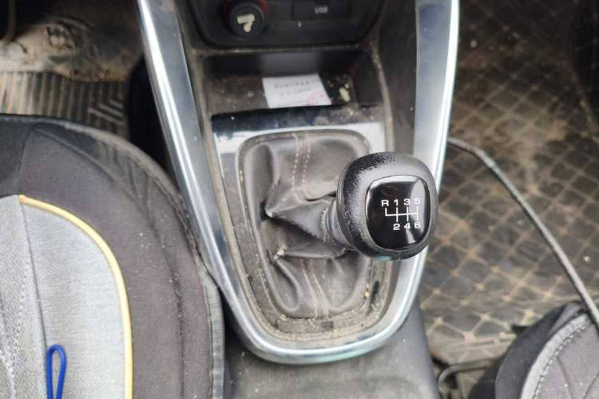 Used Baojun 510 2019 1.5L Manual Enjoyment Model 77kW China VI Gear Lever
