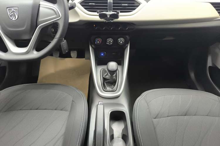 Used Baojun 510 2019 1.5L Manual Jingxiang Model 77kW China VI Emission Standard Gear Lever