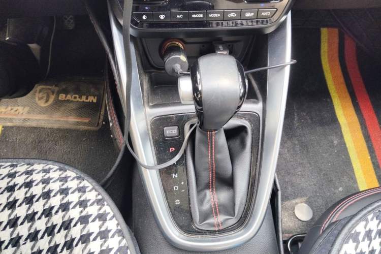 Used Baojun 510 2019 1.5L CVT Enjoyment Model China VI Emission Standard Gear Lever