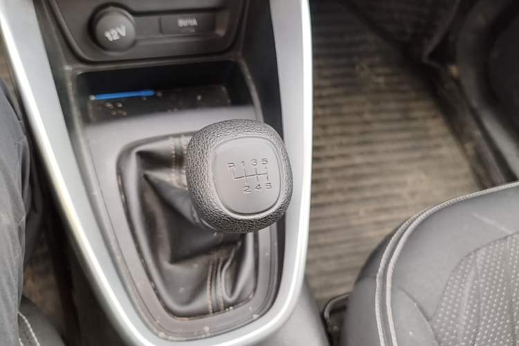 Used Baojun 510 2019 1.5L Manual Jingxiang Model 73kW China VI Emission Standard Gear Lever