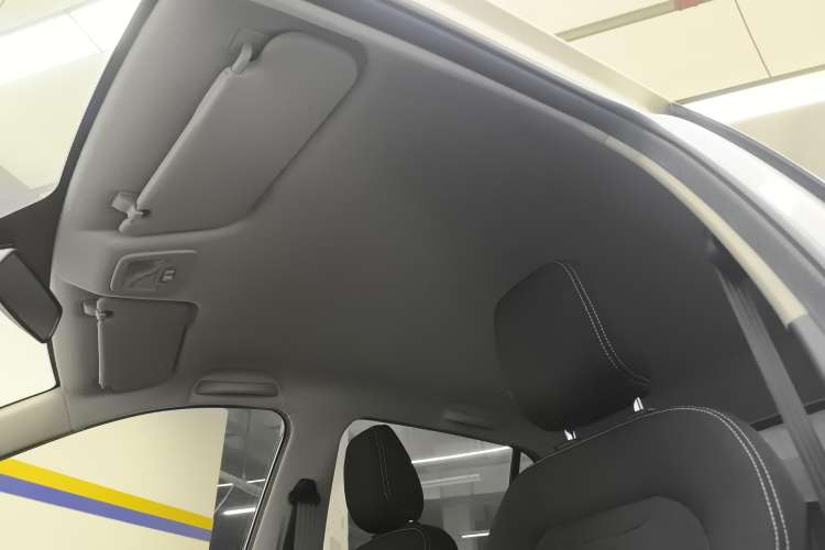 Used Baojun 510 2019 1.5L Manual Jingxiang Model 77kW China VI Emission Standard Headliner