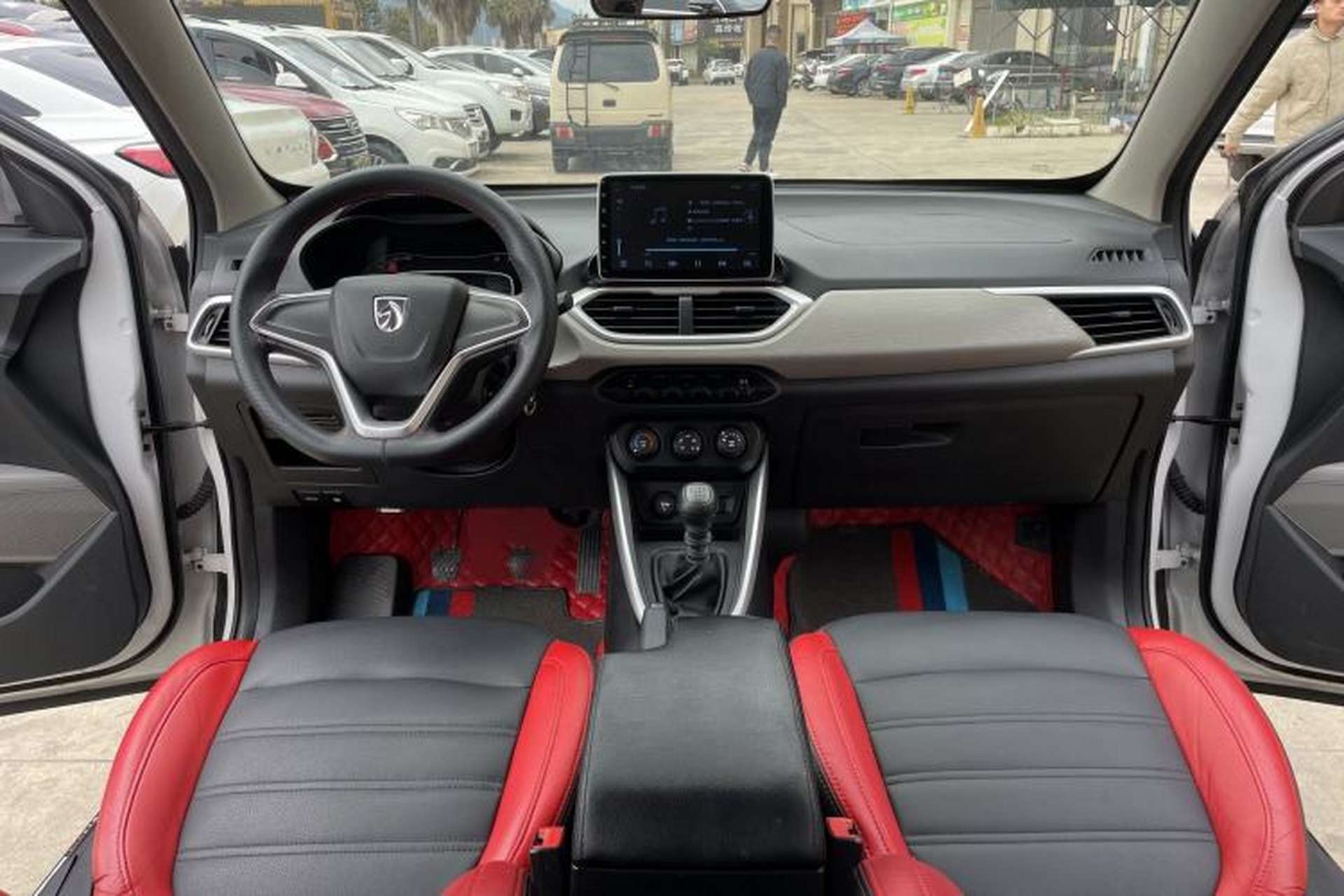 Used Baojun 510 2019 1.5L Manual Jingxiang Model 77kW China VI Emission Standard Interior 1
