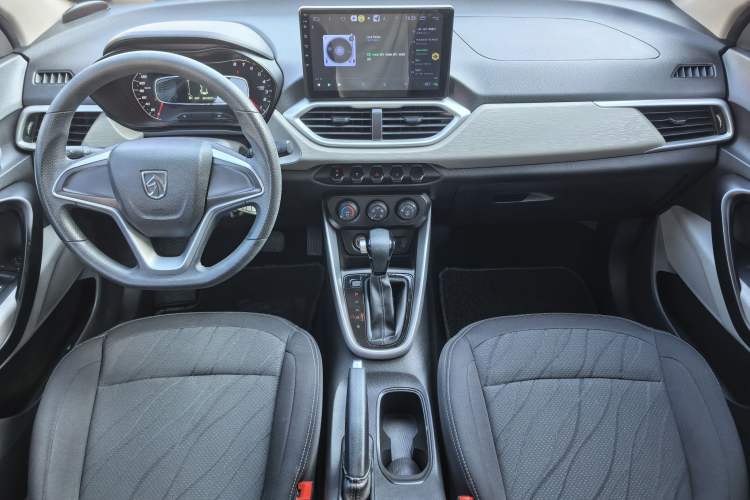 Used Baojun 510 2019 1.5L CVT Enjoyment Model China VI Emission Standard Interior 1