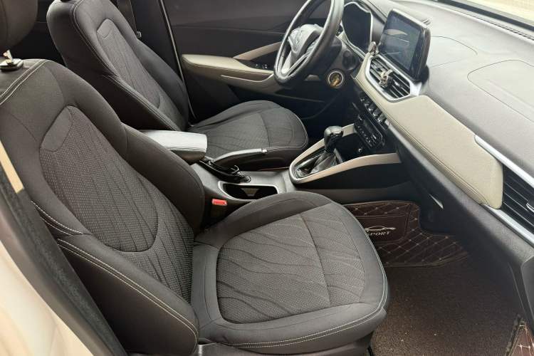 Used Baojun 510 2019 1.5L CVT Enjoyment Model China VI Emission Standard Interior 1