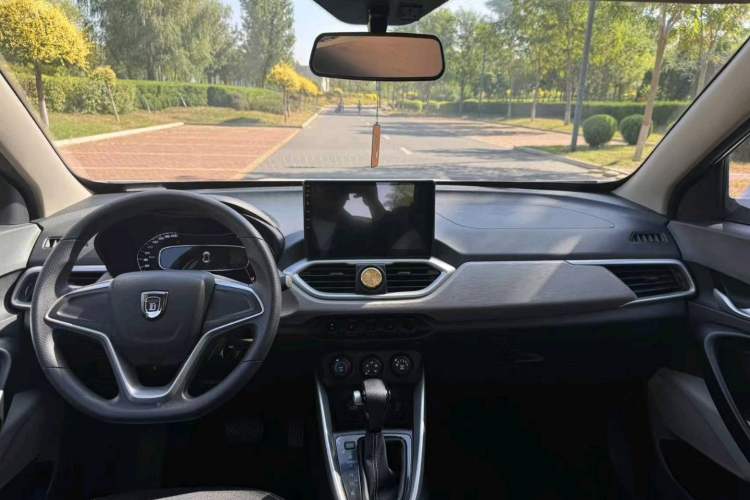 Used Baojun 510 2019 1.5L CVT Enjoyment Model China VI Emission Standard Interior 1