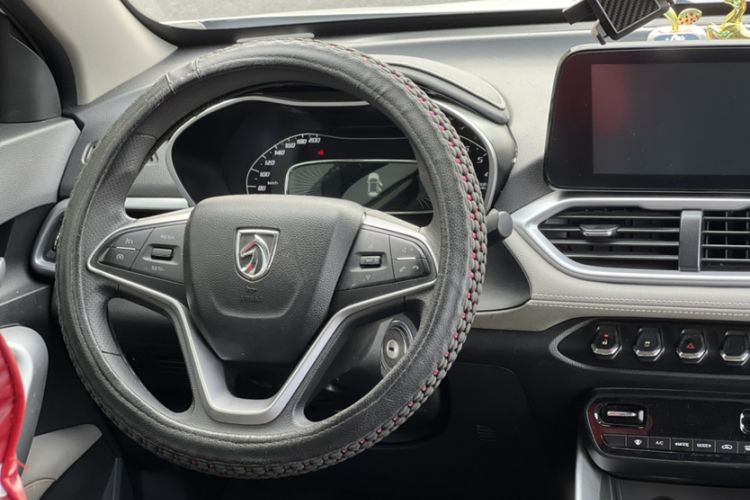 Used Baojun 510 2019 1.5L Manual Enjoyment Model 77kW China VI Emission Standard Interior 2