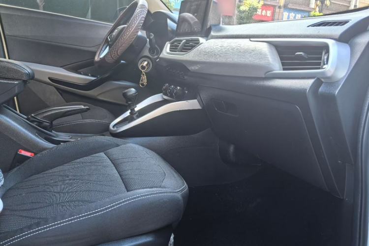Used Baojun 510 2019 1.5L Manual Enjoyment Model 73kW China VI Interior 2