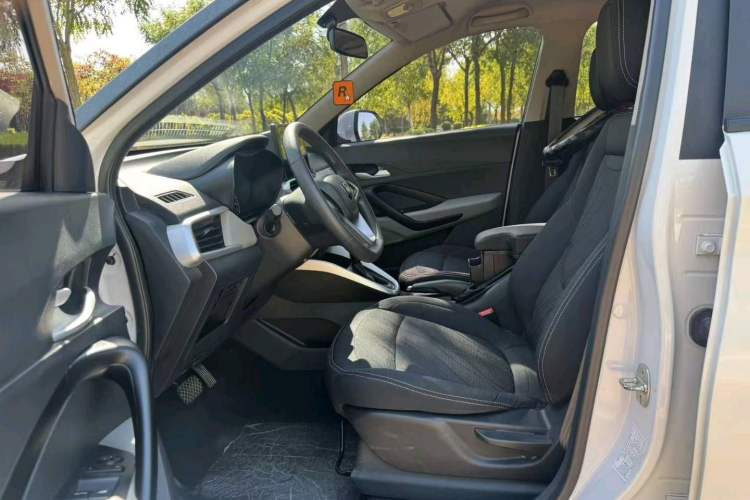 Used Baojun 510 2019 1.5L CVT Enjoyment Model China VI Emission Standard Interior 2