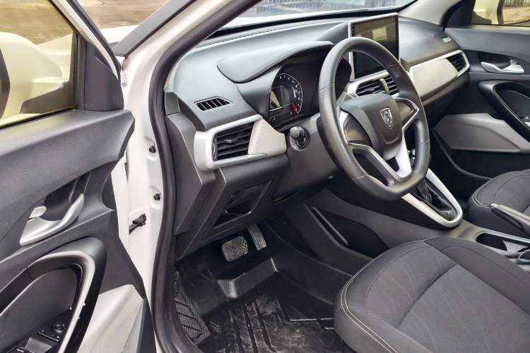 Used Baojun 510 2019 1.5L CVT Enjoyment Model China VI Emission Standard Interior 2