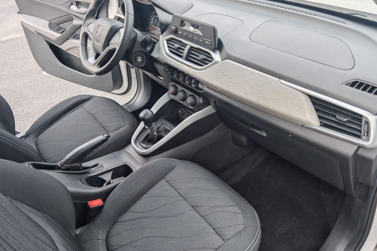 Used Baojun 510 2019 1.5L Manual Jingxiang Model China V Emission Standard Interior 2