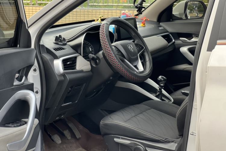 Used Baojun 510 2019 1.5L Manual Enjoyment Model 77kW China VI Emission Standard Interior 3