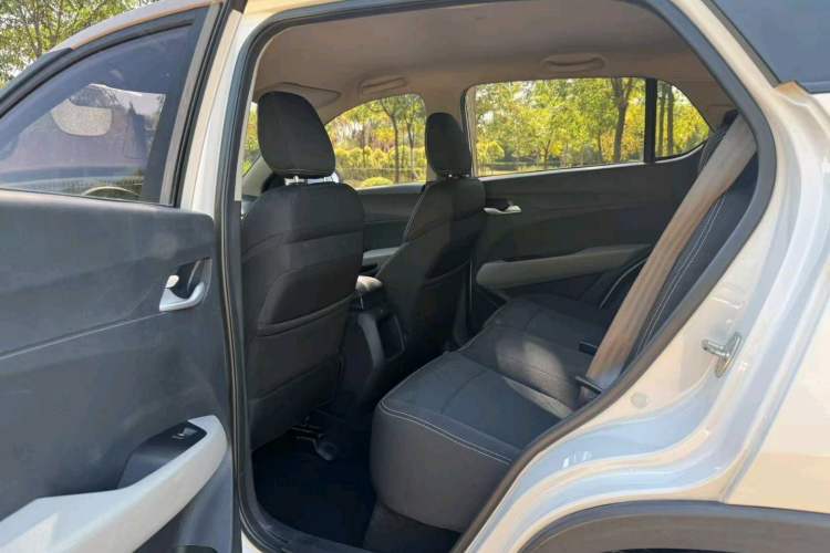 Used Baojun 510 2019 1.5L CVT Enjoyment Model China VI Emission Standard Interior 3