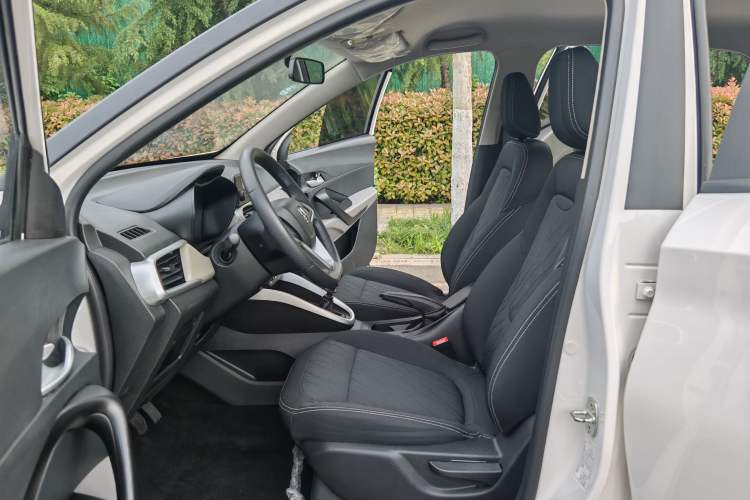 Used Baojun 510 2019 1.5L Manual Jingxiang Model China V Emission Standard Interior 6