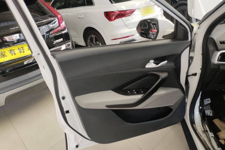 Used Baojun 510 2019 1.5L Manual Jingxiang Model 77kW China VI Emission Standard Interior 7