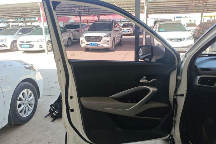 Used Baojun 510 2019 1.5L Manual Enjoyment Model China V Interior 7
