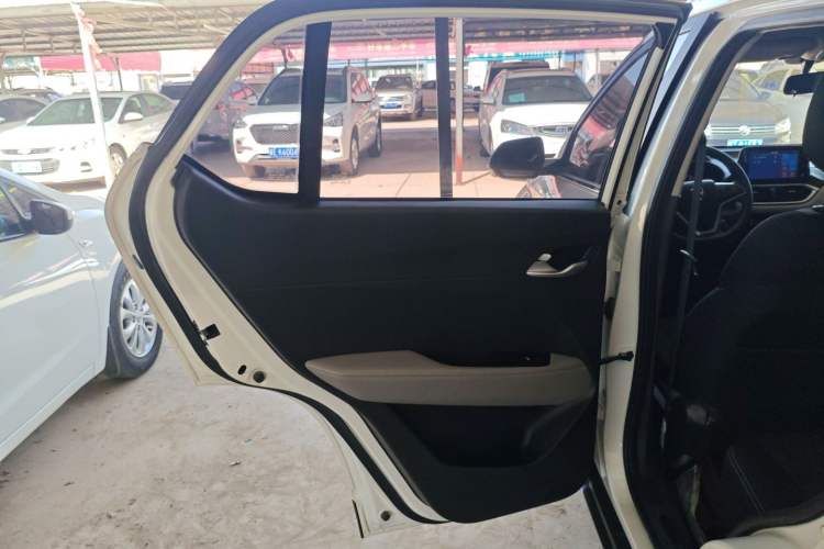 Used Baojun 510 2019 1.5L Manual Enjoyment Model China V Interior 8