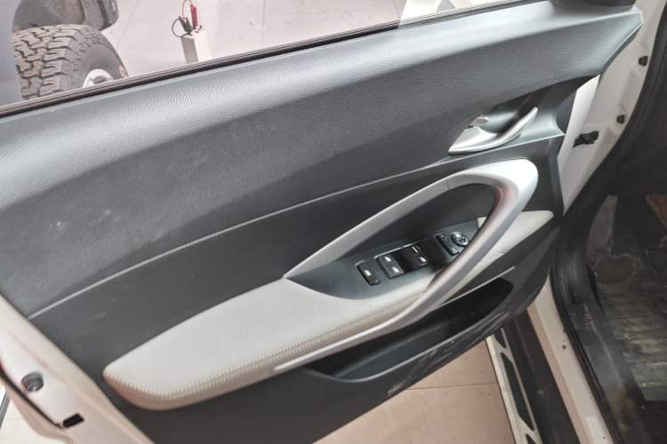 Used Baojun 510 2019 1.5L CVT Enjoyment Model China VI Emission Standard Left Front Door Interior