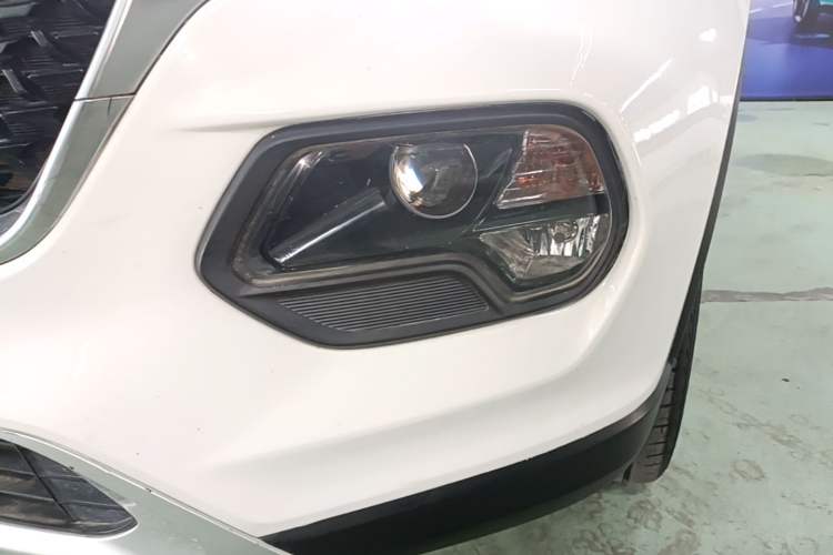 Used Baojun 510 2019 1.5L Manual Enjoyment Model 77kW China VI Emission Standard Left Front Headlight