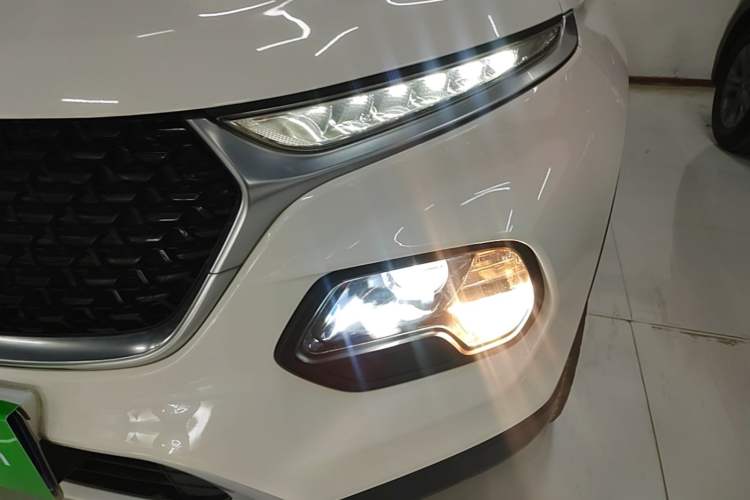 Used Baojun 510 2019 1.5L CVT Enjoyment Model China VI Emission Standard Left Front Headlight