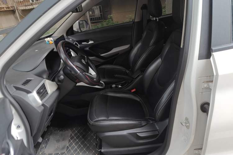 Used Baojun 510 2019 1.5L Manual Jingxiang Model 77kW China VI Emission Standard Left Front Seat