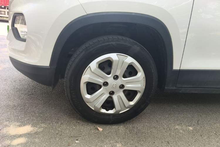 Used Baojun 510 2019 1.5L Manual Jingxiang Model 77kW China VI Emission Standard Left Front Wheel Hub