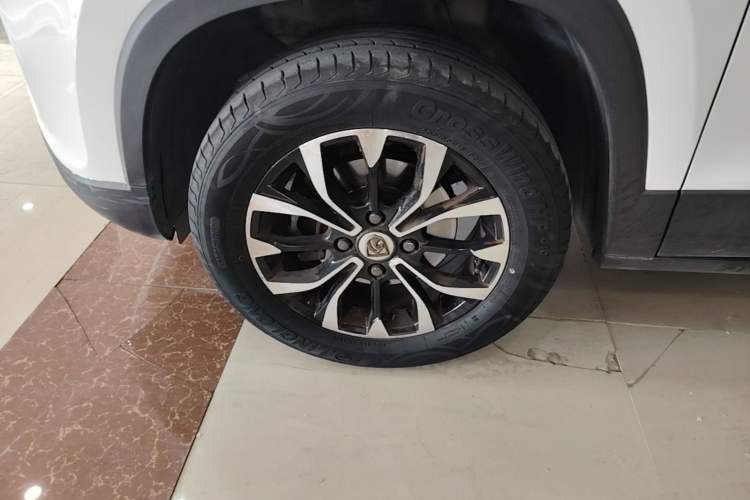 Used Baojun 510 2019 1.5L Manual Jingxiang Model 77kW China VI Emission Standard Left Front Wheel Hub