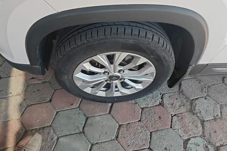 Used Baojun 510 2019 1.5L CVT Enjoyment Model China VI Emission Standard Left Front Wheel Hub