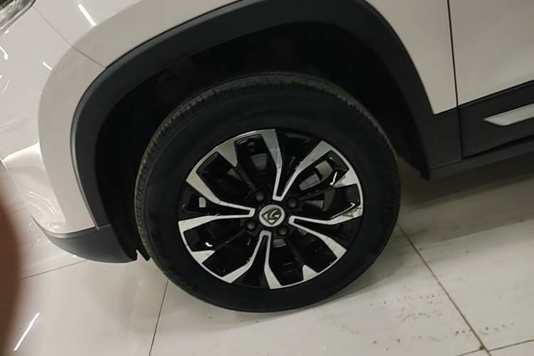 Used Baojun 510 2019 1.5L CVT Enjoyment Model China VI Emission Standard Left Front Wheel Hub