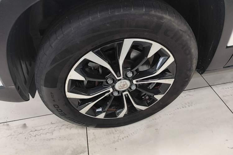 Used Baojun 510 2019 1.5L Automatic Premium Version National V Left Front Wheel Hub