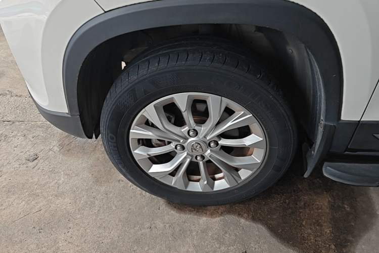 Used Baojun 510 2019 1.5L CVT Enjoyment Model China VI Emission Standard Left Front Wheel Hub