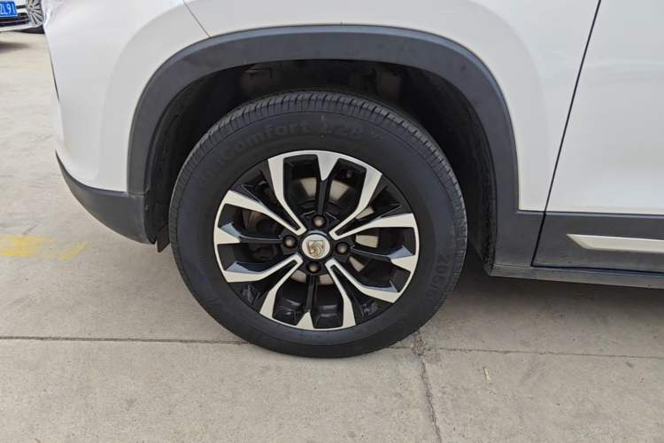 Used Baojun 510 2019 1.5L Manual Prestige Version China V Emission Standard Left Front Wheel Hub