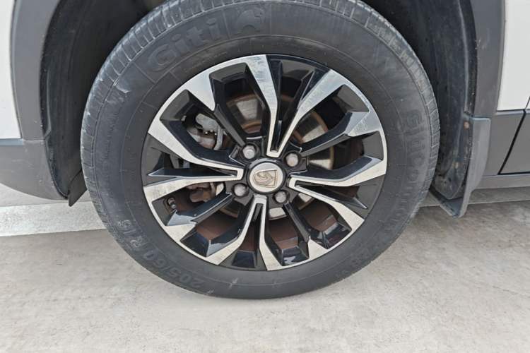 Used Baojun 510 2019 1.5L Automatic Prestige Edition China V Left Front Wheel Hub