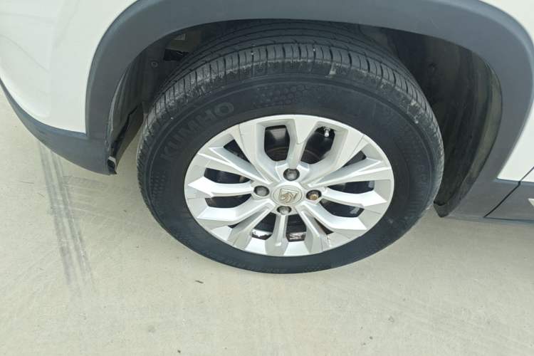 Used Baojun 510 2019 1.5L Manual Enjoyment Model 77kW China VI Emission Standard Left Front Wheel Hub