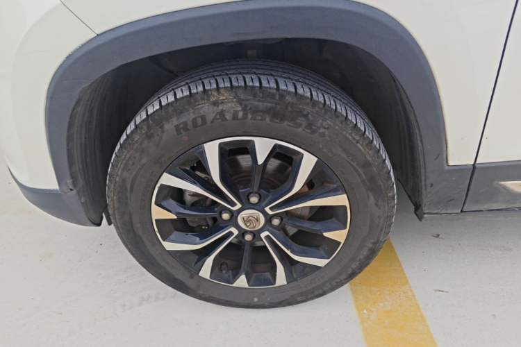 Used Baojun 510 2019 1.5L CVT Enjoyment Model China VI Emission Standard Left Front Wheel Hub