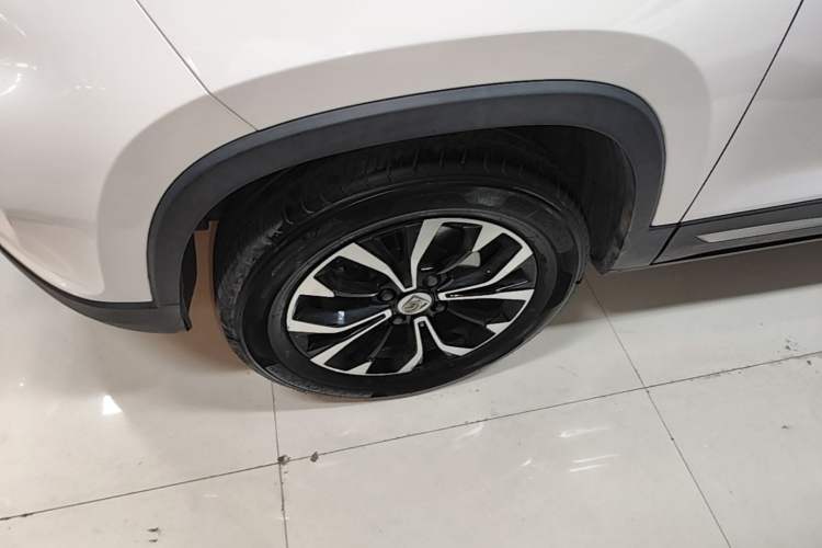 Used Baojun 510 2019 1.5L Automatic Premium Version National V Left Front Wheel Hub