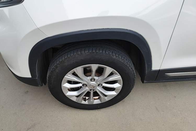 Used Baojun 510 2019 1.5L CVT Enjoyment Model China VI Emission Standard Left Front Wheel Hub