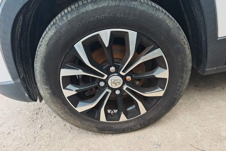 Used Baojun 510 2019 1.5L Automatic Prestige Edition China V Left Front Wheel Hub