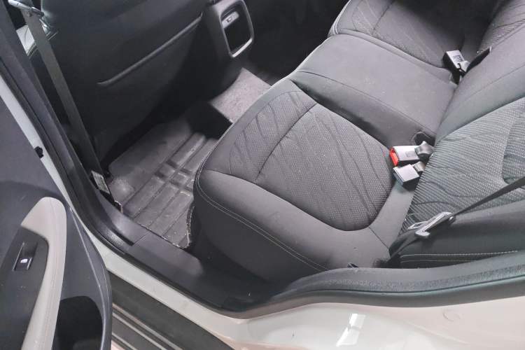Used Baojun 510 2019 1.5L CVT Enjoyment Model China VI Emission Standard Left Rear Seat