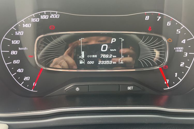 Used Baojun 510 2019 1.5L CVT Enjoyment Model China VI Emission Standard Odometer Close Up