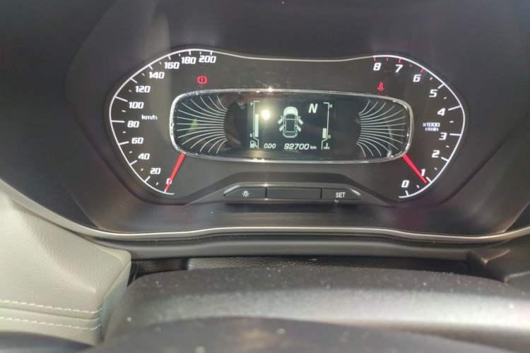 Used Baojun 510 2019 1.5L Automatic Enjoyment Model China V Emission Standard Odometer Close Up