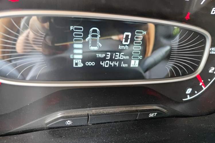 Used Baojun 510 2019 1.5L Manual Jingxiang Model China V Emission Standard Odometer Close Up