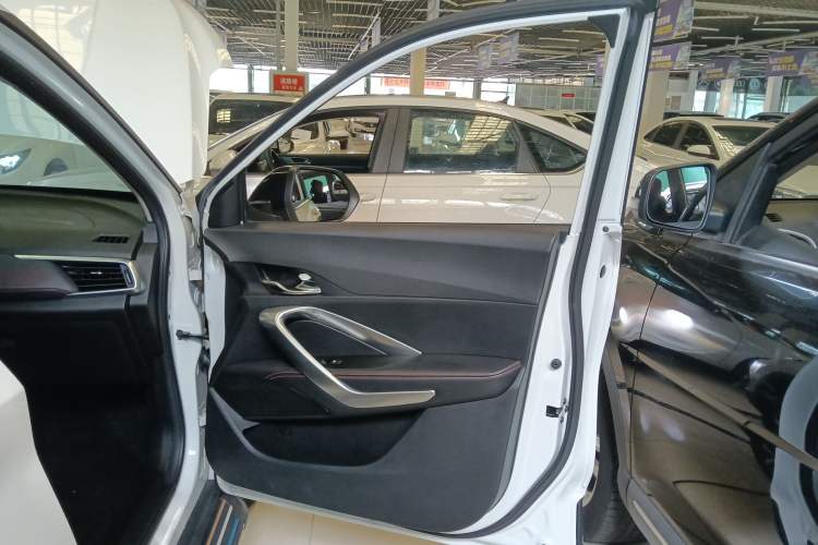 Used Baojun 510 2019 1.5L CVT Enjoyment Model China VI Emission Standard Right Front Door Interior