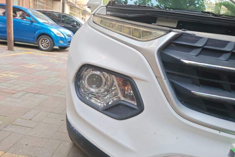 Used Baojun 510 2019 1.5L Manual Jingxiang Model 77kW China VI Emission Standard Right Front Headlight