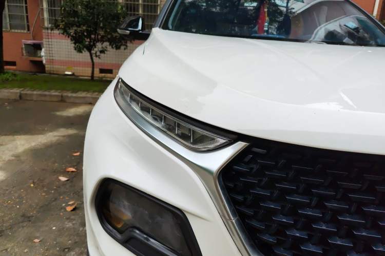 Used Baojun 510 2019 1.5L CVT Enjoyment Model China VI Emission Standard Right Front Headlight
