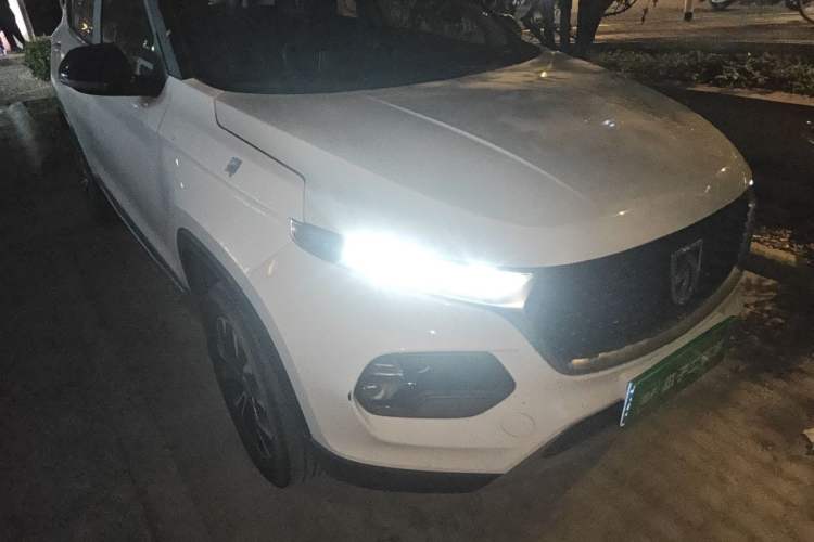 Used Baojun 510 2019 1.5L CVT Enjoyment Model China VI Emission Standard Right Front Headlight
