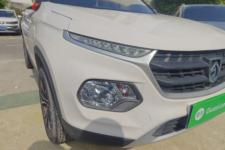 Used Baojun 510 2019 1.5L Manual Jingxiang Model 77kW China VI Emission Standard Right Front Headlight