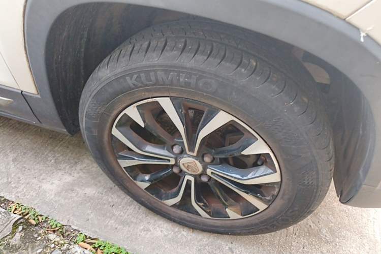 Used Baojun 510 2019 1.5L Automatic Premium Version National V Right Front Wheel Hub
