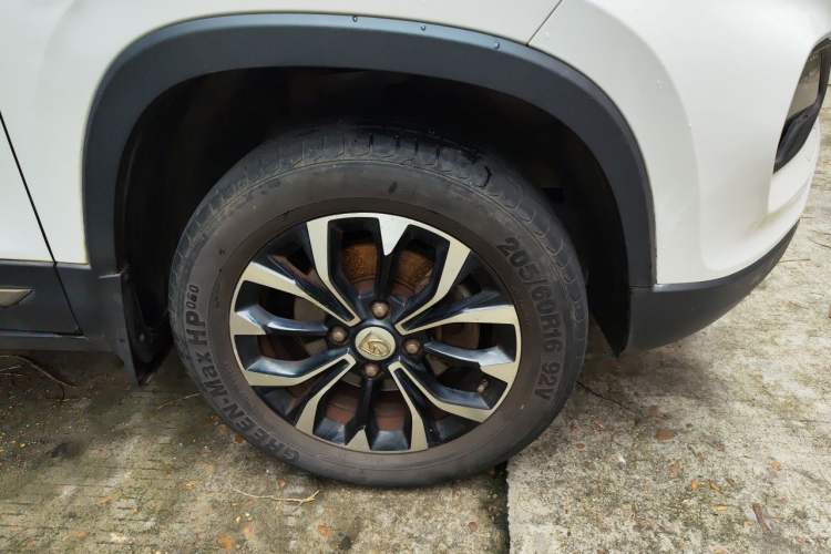 Used Baojun 510 2019 1.5L CVT Enjoyment Model China VI Emission Standard Right Front Wheel Hub
