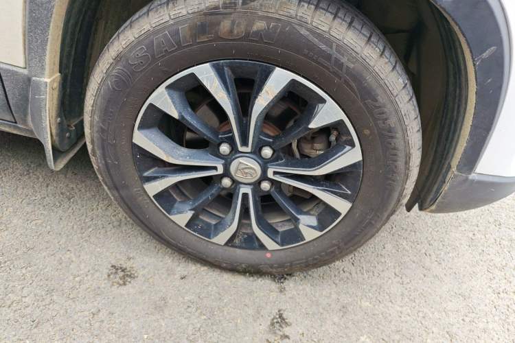 Used Baojun 510 2019 1.5L Automatic Premium Version National V Right Front Wheel Hub